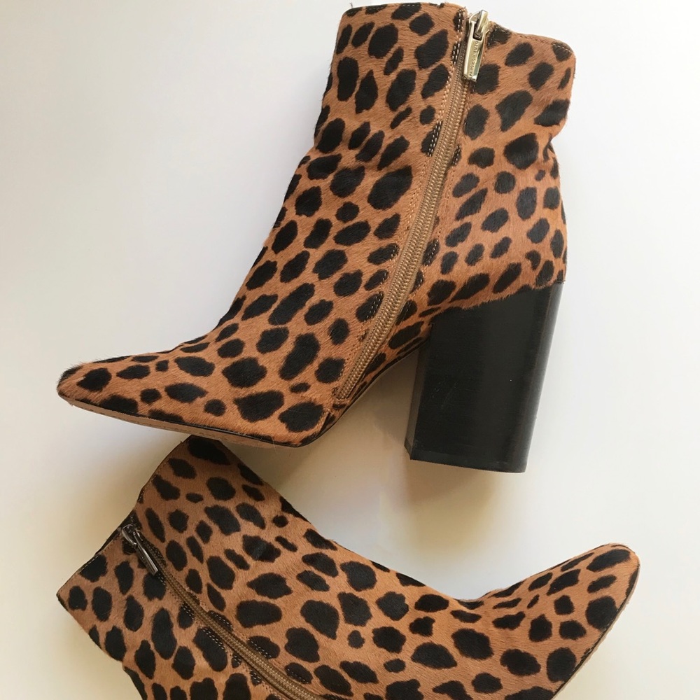 Vince Camuto animal cheetah print boots 9.5